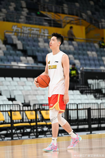 九游官方网站-包含广厦男篮赛前战术微调；志在全明星赛名次提升；管理层满意；身体对抗强度拉满的词条